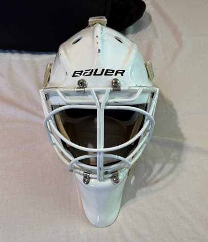 Senior Medium Bauer 950 Goalie Mask