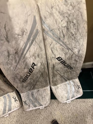 Large Bauer Vapor 2X Pro Goalie Leg Pads (Used)