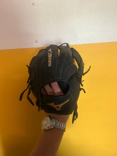 Mizuno Training RH Infield Baseball Glove 8.5" (Used)