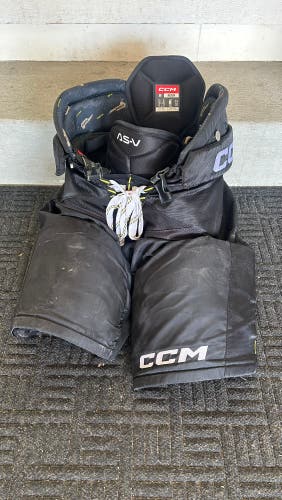 Senior Medium CCM Tacks AS-V Hockey Pants (Used)