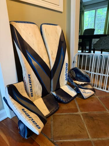 36" Bauer Vapor Hyperlite 2 Goalie pads full set (Used)
