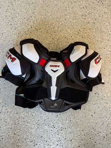Large Junior CCM JetSpeed FT6 Pro Shoulder Pads (Used)