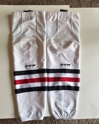 White Adult Unisex Small CCM Socks (Used)