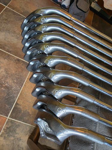 Men's Ping Zing 2 Right Handed Iron Set Regular Flex 10 Pieces (Used)