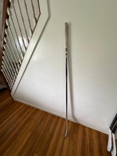 Senior Bauer Vapor Hyperlite 2 Left Hand Hockey Stick P28 65 Flex (Used)