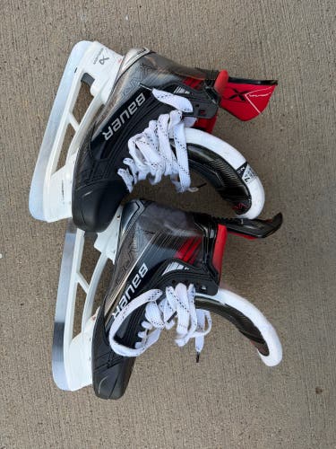 Black/Gray 2025 Bauer Vapor Pro X5 Hockey Skates Regular Width 7.5 (Used)