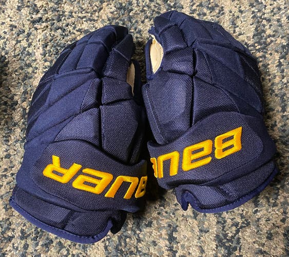 UofM Bauer Vapor 1X Pro Lite Gloves 14" Pro Stock (USED)