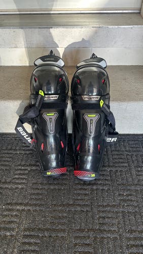 Senior Bauer Vapor Hyperlite 14" Shin Pads (New)