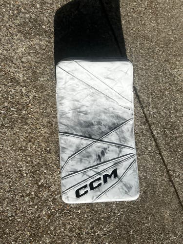 CCM Axis 2 Regular (Used) GOOD SHAPE