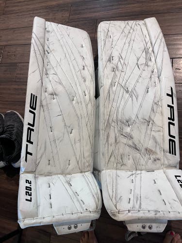 35" True L20.2 Goalie Leg Pads (Used)
