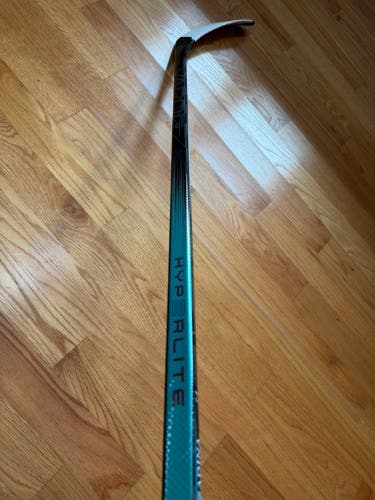 Senior Bauer Vapor Hyperlite 2 Left Hand Hockey Stick 77 Flex Pro Stock (Used)