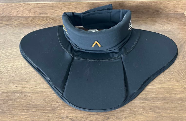 Aegis Interceptor Pro G senior Neck guard