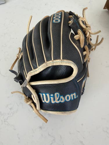 Wilson A2000 DP15 RH Infield Baseball Glove 11.5" (Used)