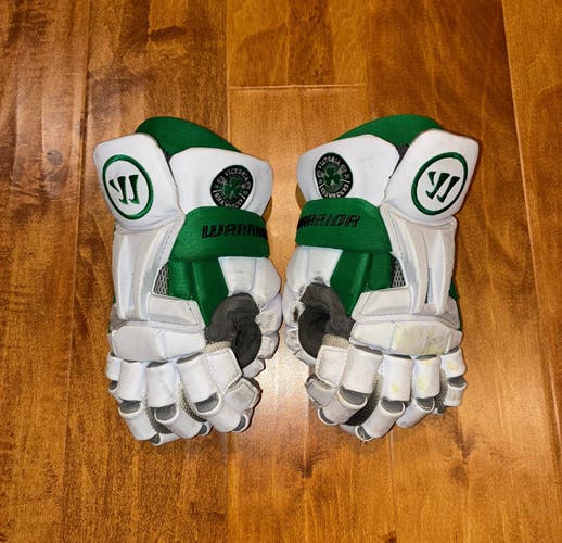 Victoria Shamrocks Warrior Burn XP Lacrosse Gloves