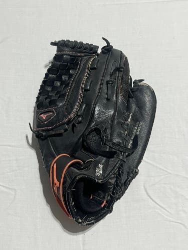 Mizuno Finch RH Softball Glove 12.5" (Used)