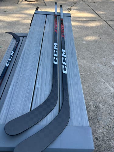 Senior CCM JetSpeed Plus Right Handed Hockey Stick P88 75 Flex (New)