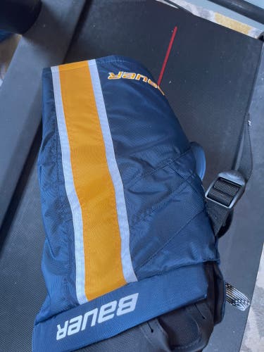 Men's Youth Small Bauer Hockey Pants (New)