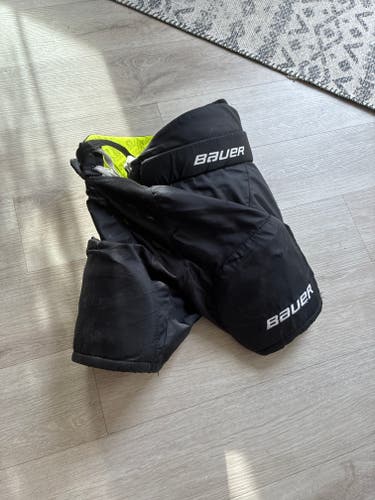 Youth Large Bauer VAPOR VELOCITY Hockey Pants (Used)