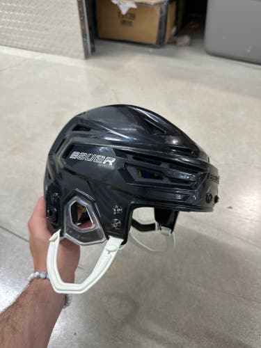 Small Bauer Re-Akt 150 Helmet (Used)