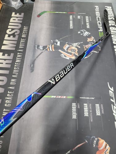P90TM | 82 Flex NEW! Senior Bauer Vapor Flylite Left Hand Hockey Stick Pro Stock (New)