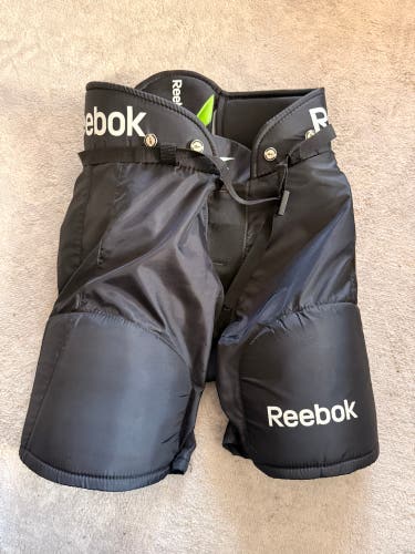 Junior Medium Reebok 12k Hockey Pants (Used)