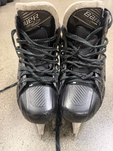 Bauer Elite Hockey Goalie Skates Size 4.5 (Used)