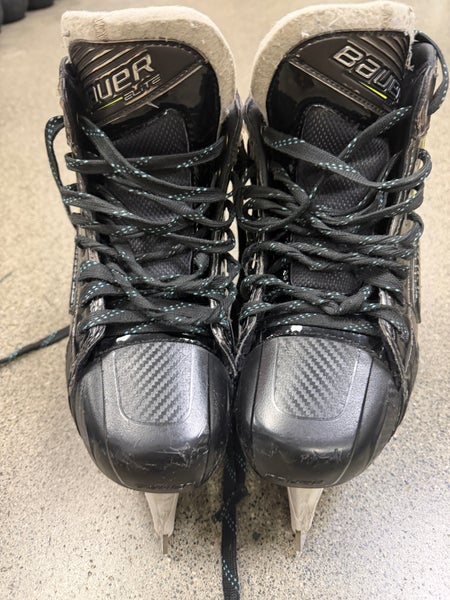 Bauer Elite Hockey Goalie Skates Size 4.5 (Used)