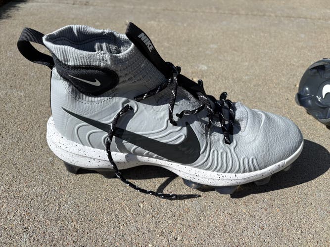 Gray Men's Size M 9.0 (W 10.0) Nike Nike alpha Huarache NXT High Top Molded Cleats (Used)