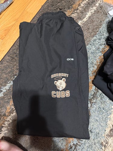 Halo  logo black wind pants