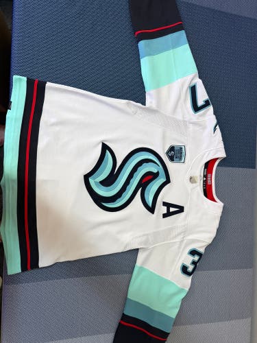 Seattle kraken yanni gourde inaugural season jersey