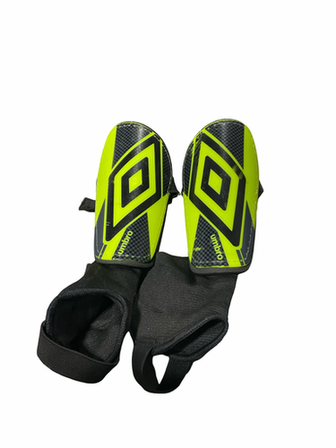 Used Umbro Soccer Shin Guards Junior Green SM 11834-S000051260