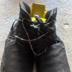 Junior Large Bauer Supreme One40 Hockey Pants (Used)