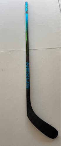 Junior Bauer Nexus Geo Right Handed Hockey Stick 40 Flex (Used)
