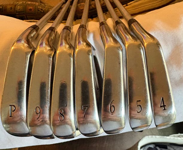 Men's Mizuno MP-25 Right Handed Iron Set Extra Stiff Flex (Used)