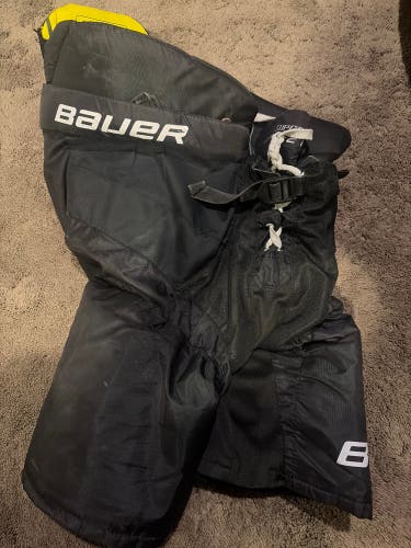 Men's Senior Medium Bauer Supreme S27 Hockey Pants (Used)