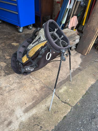 Yellow standing golf Bag (Used)