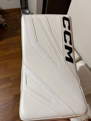 32" 2025 CCM EFlex 7 Regular Goalie Full Set (New)