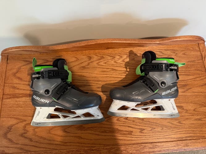Bauer Konekt HF2 Hockey Goalie Skates Regular Width Size 4 (Used)