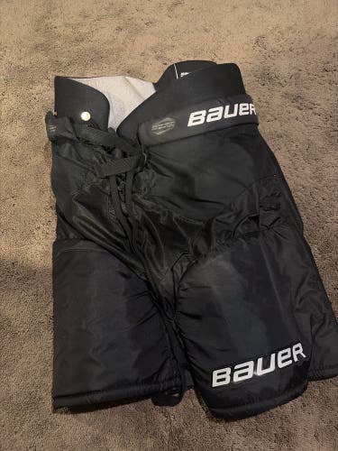 Men's Senior Large Bauer Supreme Matrix Hockey Pants (Used)