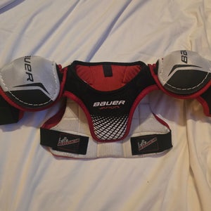 Boys Youth Small Bauer Vapor  Shoulder Pads (Used)