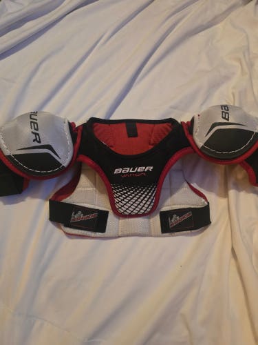 Boys Youth Small Bauer Vapor Shoulder Pads (Used)