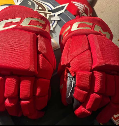 CCM HGTK Gloves 15" (Used)