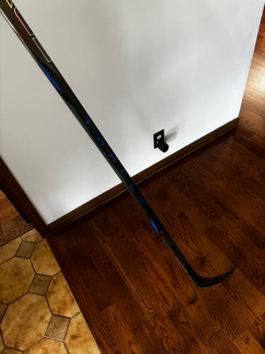 Senior Bauer Nexus Tracer Right Handed Hockey Stick P28M 82 Flex Pro Stock (New)