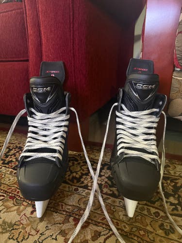 2025 CCM JetSpeed FT890 Hockey Skates