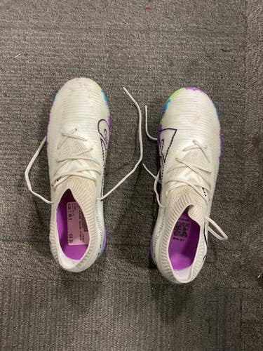 Used Puma Soccer Cleats White Youth 06.5 11614-S000236962