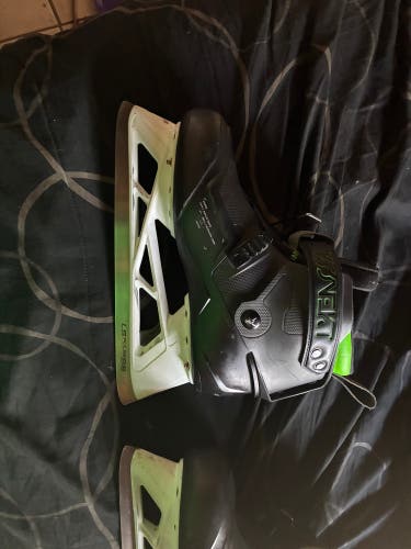 2022 Bauer Konekt Hockey Goalie Skates Regular Width 8 (Used)