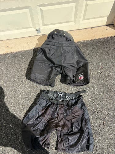 Men's Senior Large Bauer Hockey Pants (Used)