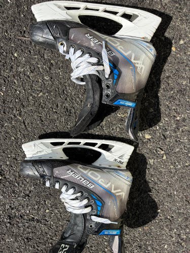 2021 Bauer Vapor Hyperlite Hockey Skates Regular Width 11 (Used)