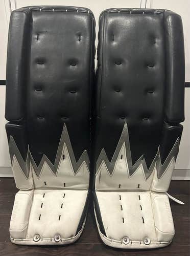 Cool design Battram custom hockey goalie pads