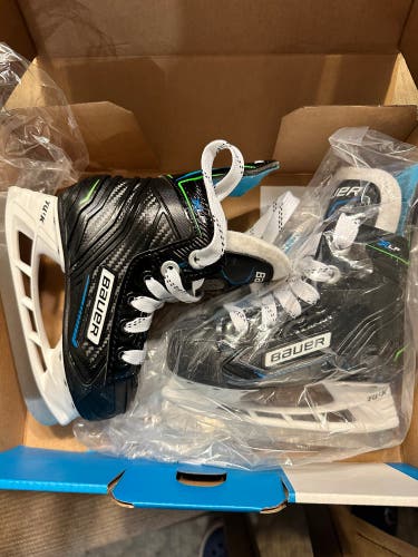 Bauer XLP Hockey Skates Regular Width 6 (Used)